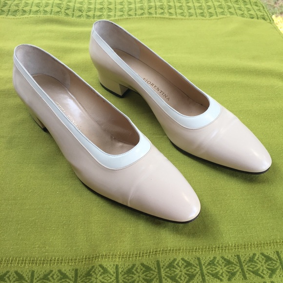 90’s Silvia Fiorentina Cream Patent Leather Pumps - Picture 8 of 8